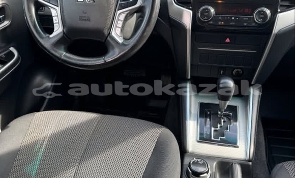 Buy Used Mitsubishi L200 White Car in Aktau in Karagandi Buy Used Mitsubishi L200 White Car in Aktau in Karagandi