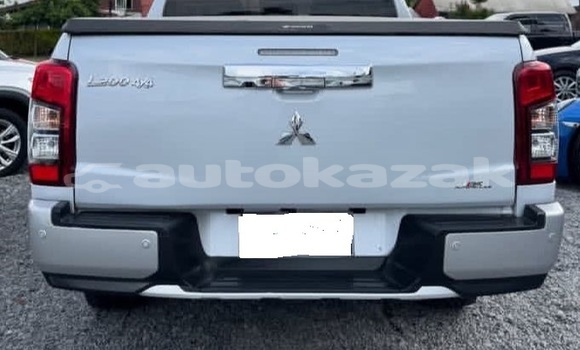 Buy Used Mitsubishi L200 White Car in Aktau in Karagandi Buy Used Mitsubishi L200 White Car in Aktau in Karagandi