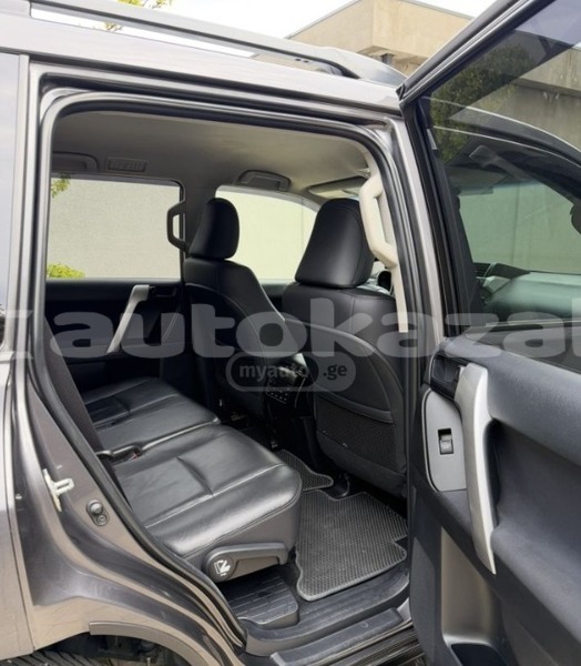 Big with watermark toyota land cruiser prado taraz georgiyev 5969