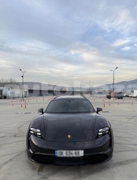 Big with watermark porsche panamera taraz georgiyev 5971