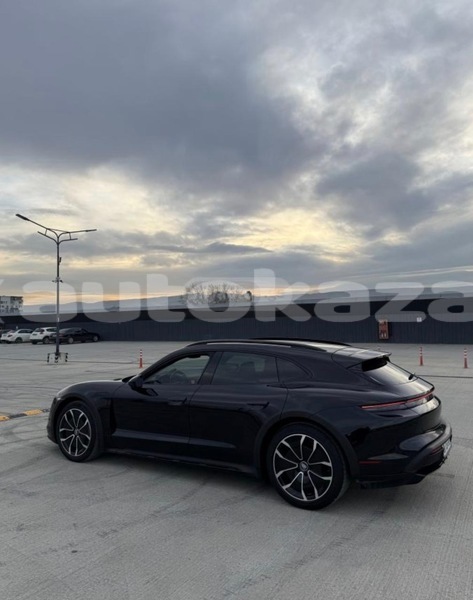 Big with watermark porsche panamera taraz georgiyev 5971