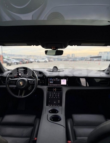 Big with watermark porsche panamera taraz georgiyev 5971