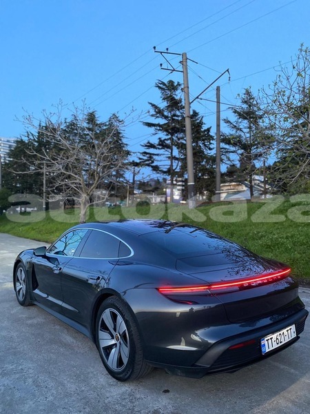 Big with watermark porsche panamera taraz georgiyev 5977