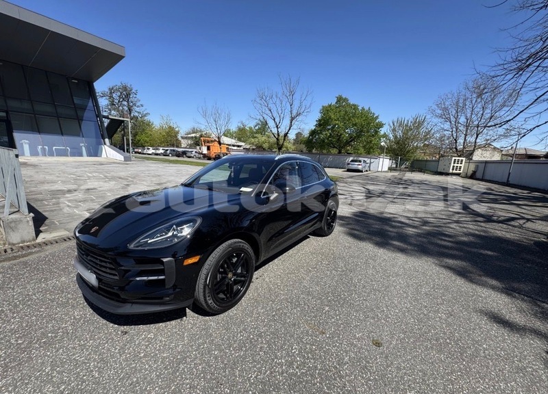 Big with watermark porsche macan taraz georgiyev 5978
