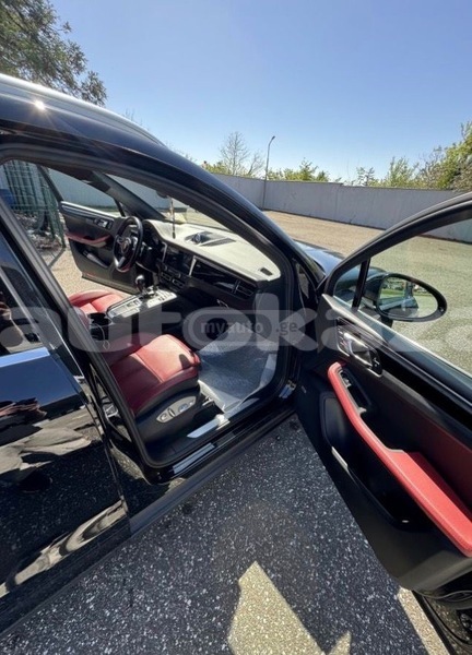 Big with watermark porsche macan taraz georgiyev 5978