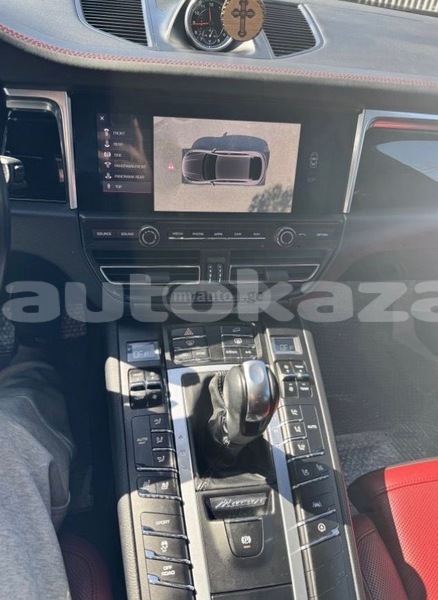 Big with watermark porsche macan taraz georgiyev 5978