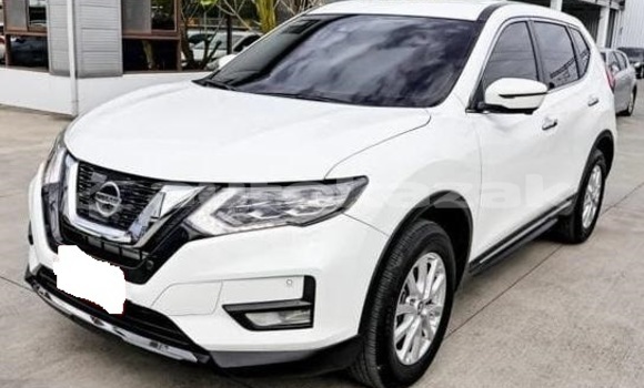 Buy Used Nissan X–Trail White Car in Aktau in Karagandi