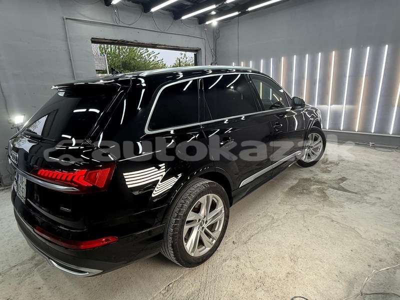 Big with watermark audi q7 taraz georgiyev 5981