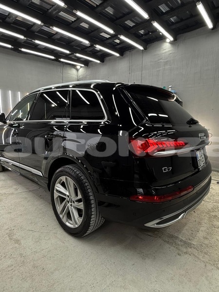 Big with watermark audi q7 taraz georgiyev 5981