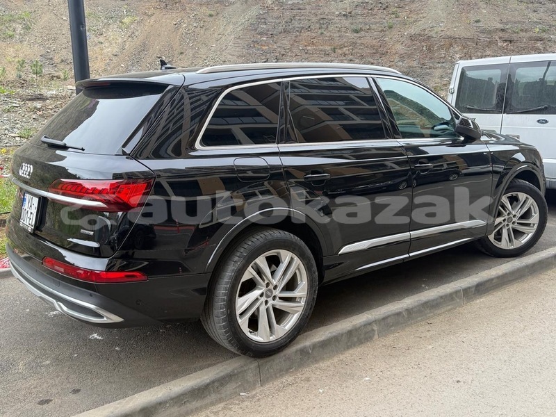 Big with watermark audi q7 taraz georgiyev 5981