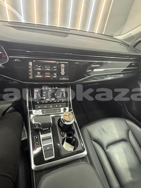 Big with watermark audi q7 taraz georgiyev 5981