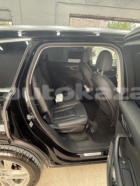 Big with watermark audi q7 taraz georgiyev 5981