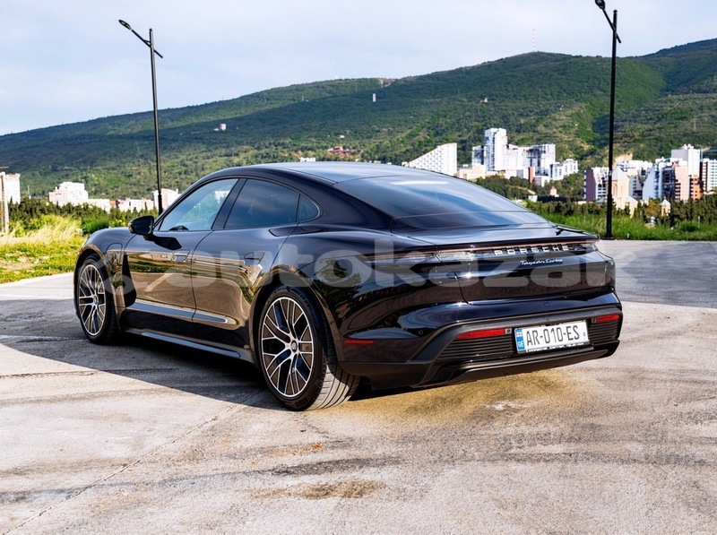 Big with watermark porsche panamera taraz georgiyev 5983