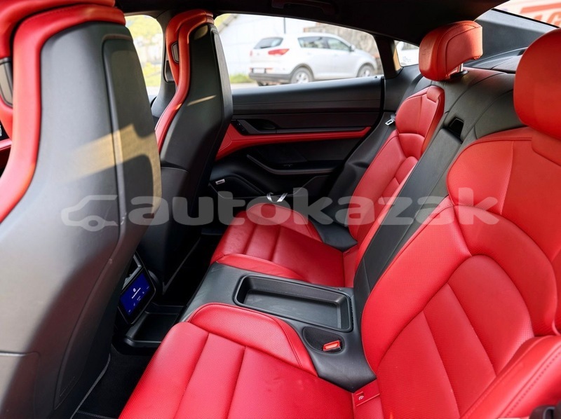 Big with watermark porsche panamera taraz georgiyev 5983