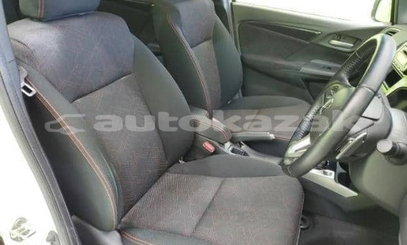Buy Used Honda FIT White Car in Aktau in Karagandi Buy Used Honda FIT White Car in Aktau in Karagandi