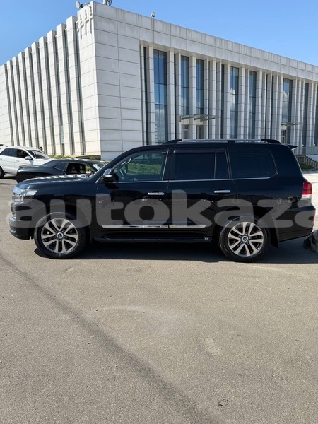 Big with watermark toyota land cruiser taraz georgiyev 6009