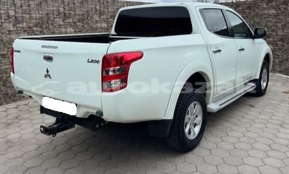 Buy Used Mitsubishi L200 White Car in Aktau in Karagandi Buy Used Mitsubishi L200 White Car in Aktau in Karagandi