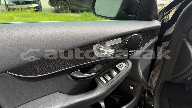 Big with watermark mercedes benz glc taraz georgiyev 6049