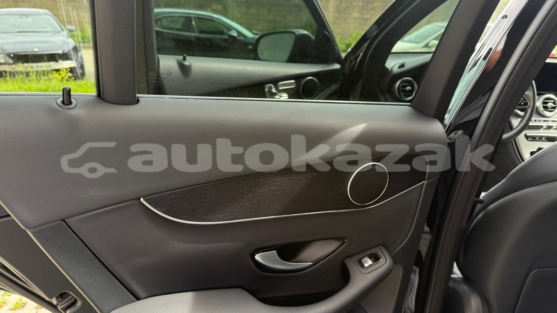 Big with watermark mercedes benz glc taraz georgiyev 6049