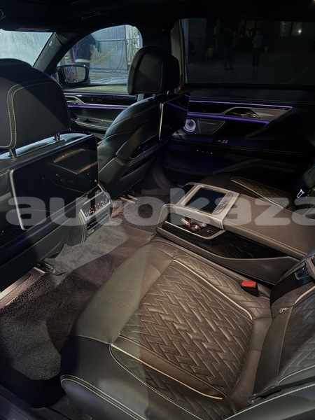Big with watermark bmw 7 series taraz georgiyev 6073
