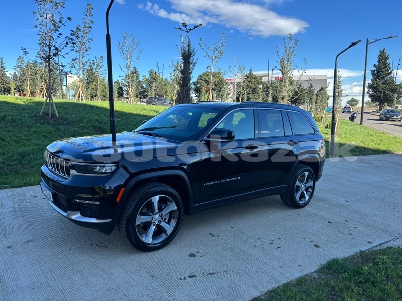 Big with watermark jeep grand cherokee taraz georgiyev 6119