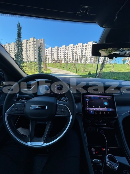 Big with watermark jeep grand cherokee taraz georgiyev 6119