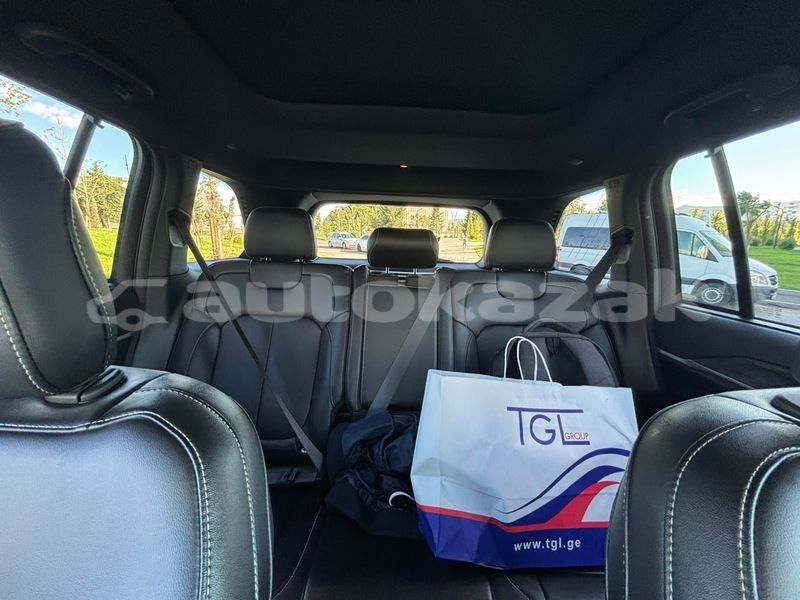 Big with watermark jeep grand cherokee taraz georgiyev 6119