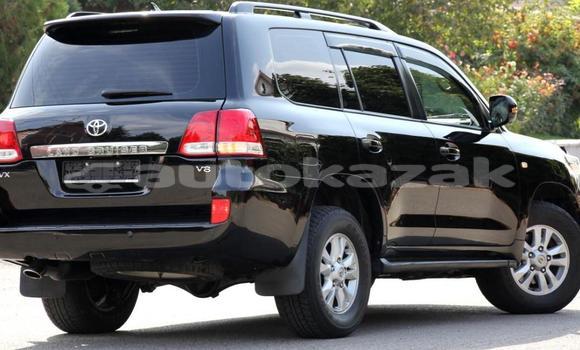 Buy Used Toyota Land Cruiser Black Car in Almaty in Almati