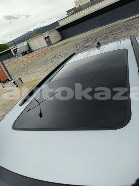 Big with watermark jeep grand cherokee taraz georgiyev 6123