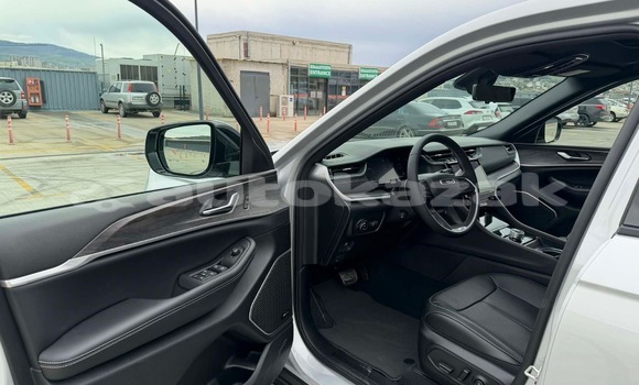 Buy Used Jeep Grand Cherokee Silver Car in Georgiyev in Taraz Buy Used Jeep Grand Cherokee Silver Car in Georgiyev in Taraz
