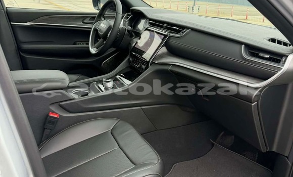 Buy Used Jeep Grand Cherokee Silver Car in Georgiyev in Taraz Buy Used Jeep Grand Cherokee Silver Car in Georgiyev in Taraz