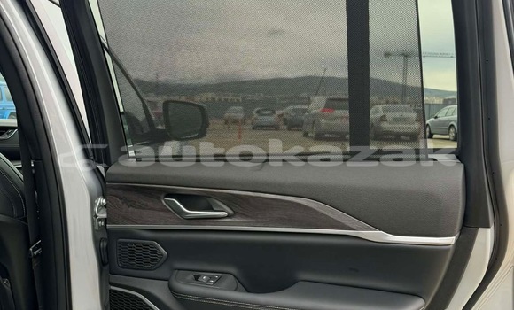 Buy Used Jeep Grand Cherokee Silver Car in Georgiyev in Taraz Buy Used Jeep Grand Cherokee Silver Car in Georgiyev in Taraz