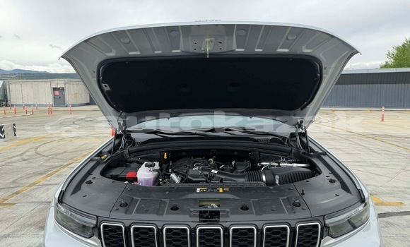 Buy Used Jeep Grand Cherokee Silver Car in Georgiyev in Taraz Buy Used Jeep Grand Cherokee Silver Car in Georgiyev in Taraz