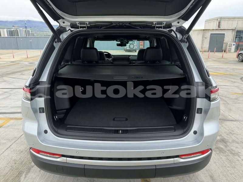 Big with watermark jeep grand cherokee taraz georgiyev 6123