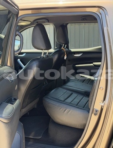 Big with watermark mercedes benz x klasse concept taraz georgiyev 6176