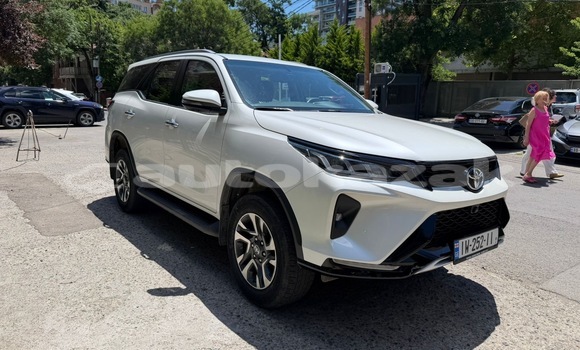 Buy Used Toyota Fortuner White Car in Georgiyev in Taraz Buy Used Toyota Fortuner White Car in Georgiyev in Taraz