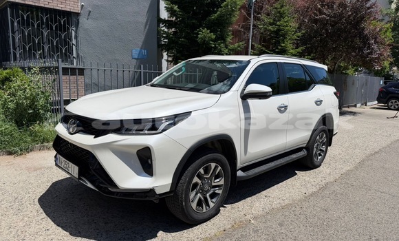 Buy Used Toyota Fortuner White Car in Georgiyev in Taraz Buy Used Toyota Fortuner White Car in Georgiyev in Taraz