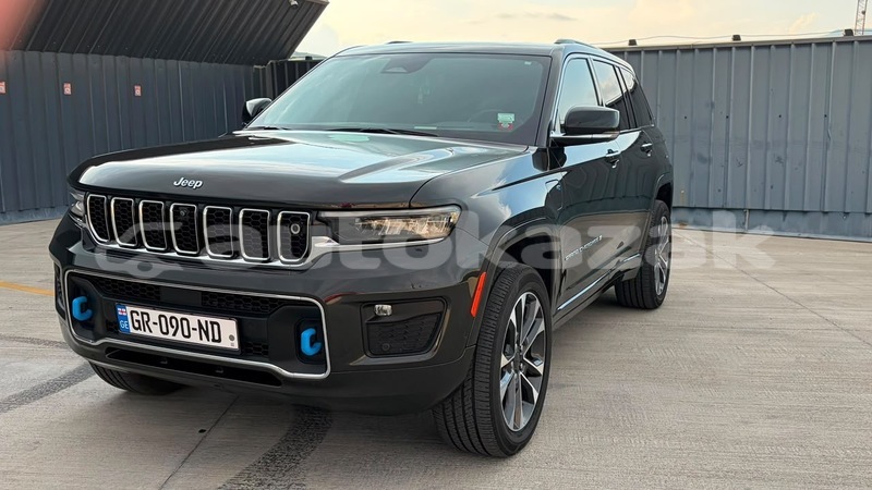 Big with watermark jeep grand cherokee taraz georgiyev 6192