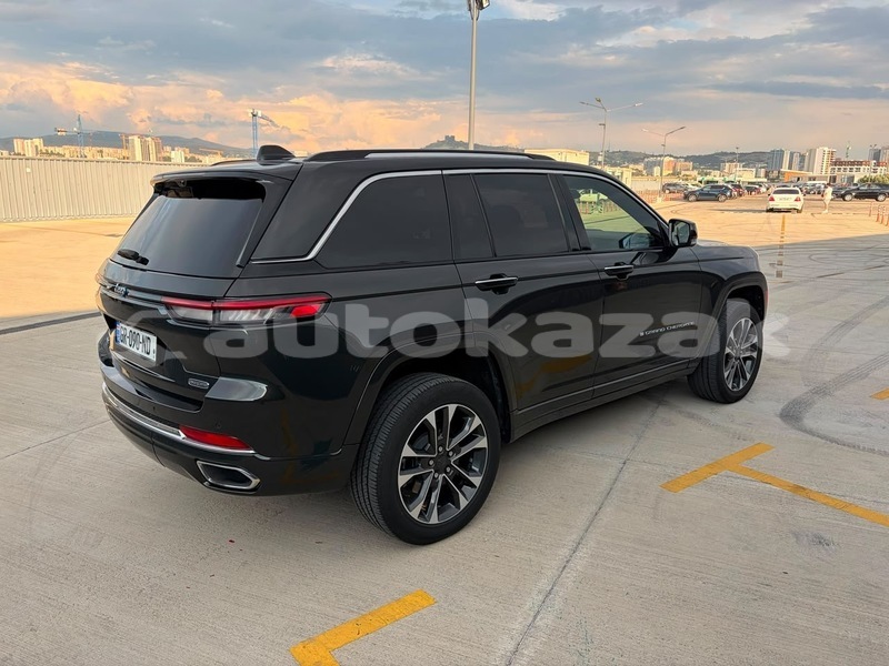 Big with watermark jeep grand cherokee taraz georgiyev 6192