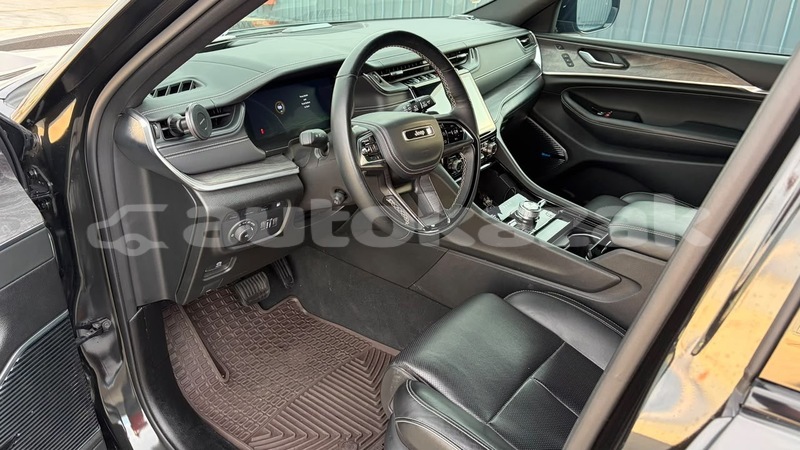 Big with watermark jeep grand cherokee taraz georgiyev 6192