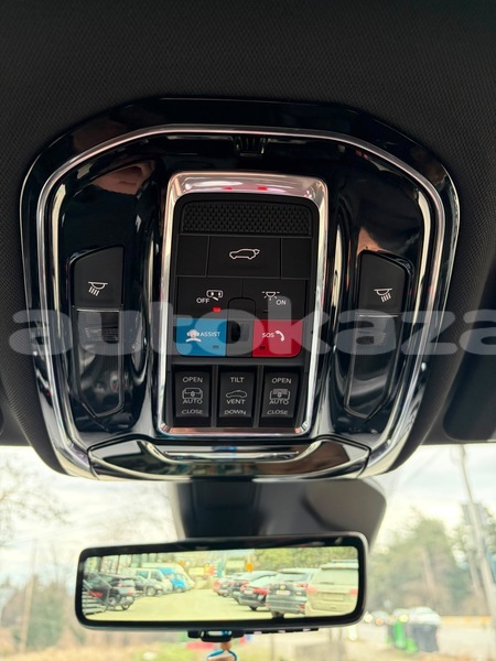 Big with watermark jeep grand cherokee taraz georgiyev 6192