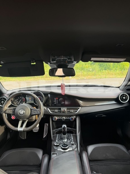 Big with watermark alfa romeo giulia taraz georgiyev 6200
