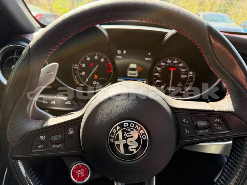 Big with watermark alfa romeo giulia taraz georgiyev 6205