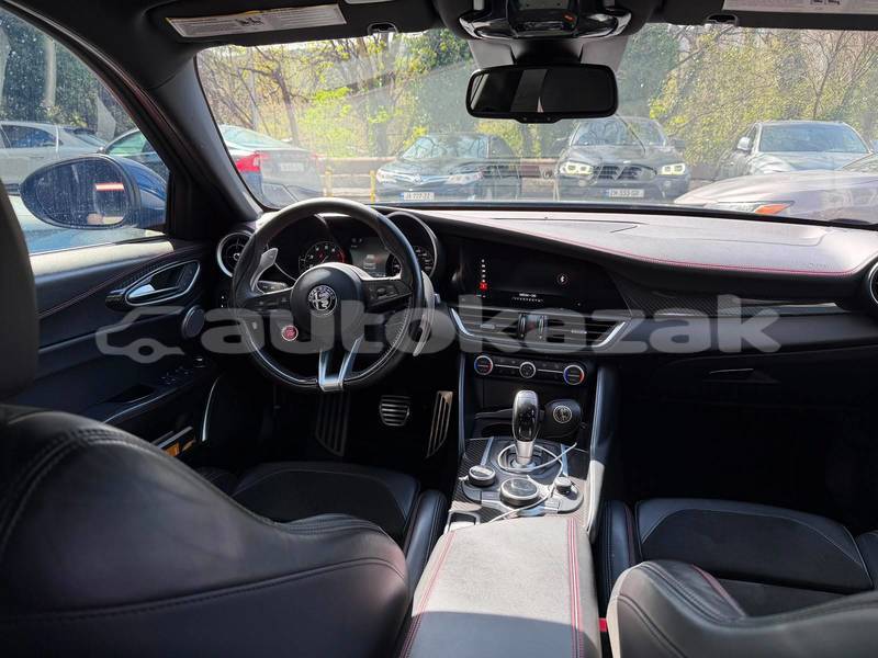 Big with watermark alfa romeo giulia taraz georgiyev 6205