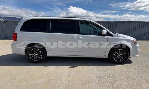 Buy Used Dodge Caravan White Car in Georgiyev in Taraz Buy Used Dodge Caravan White Car in Georgiyev in Taraz