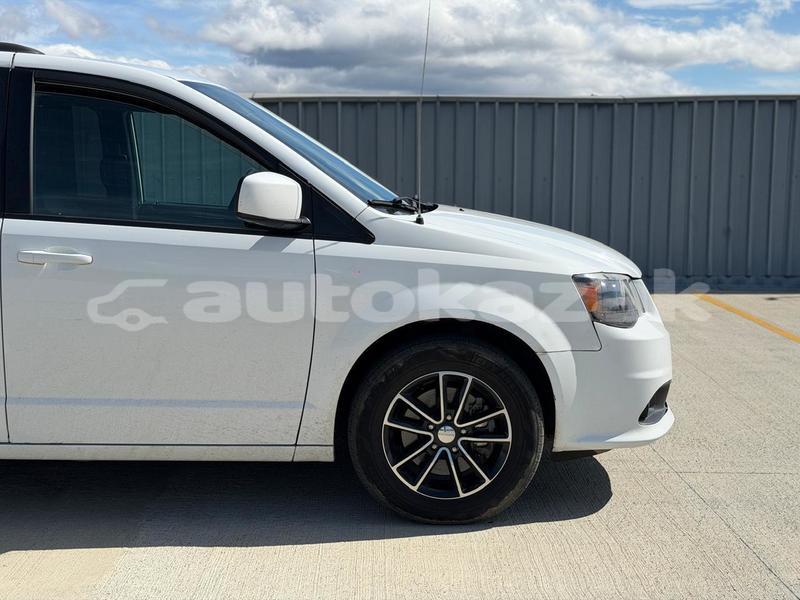 Big with watermark dodge caravan taraz georgiyev 6211