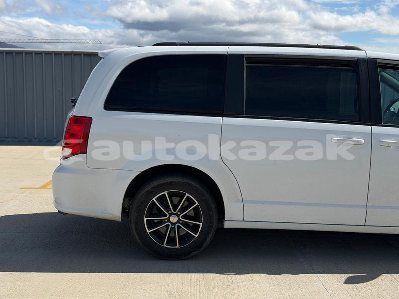 Big with watermark dodge caravan taraz georgiyev 6211
