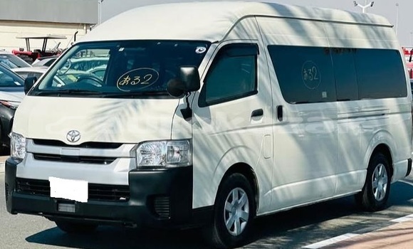 Buy Used Toyota Hiace White Car in Aktau in Karagandi
