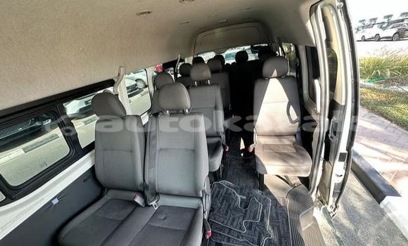 Buy Used Toyota Hiace White Car in Aktau in Karagandi Buy Used Toyota Hiace White Car in Aktau in Karagandi