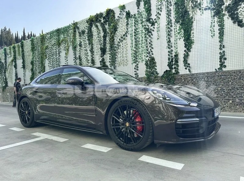 Big with watermark porsche panamera taraz georgiyev 6222